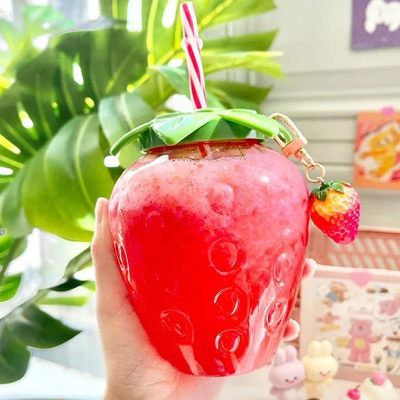 

500ml Summer Cute Strawberry Straw Water Bottle Cartoon Food Grade PP Wide Application Milk Coffee Straw Cup for Home Drinkware