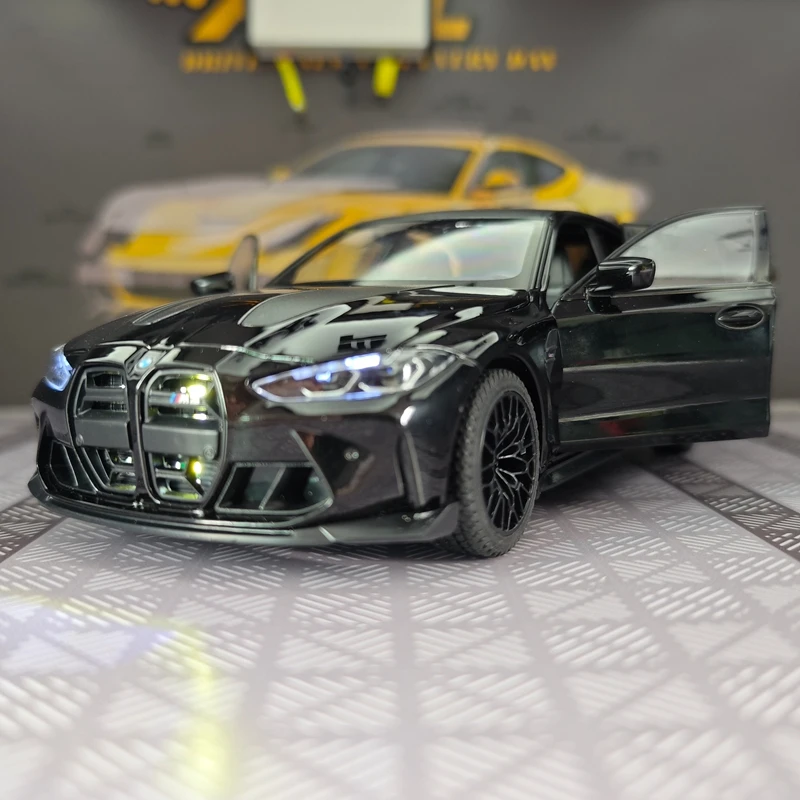 Фото Модель суперкара BMW M3 CS LCI из сплава, масштаб 1:24, с открывающимися дверями, капотом и багажником, со звуковыми и световыми эффектами, в комплекте с подарками. №3