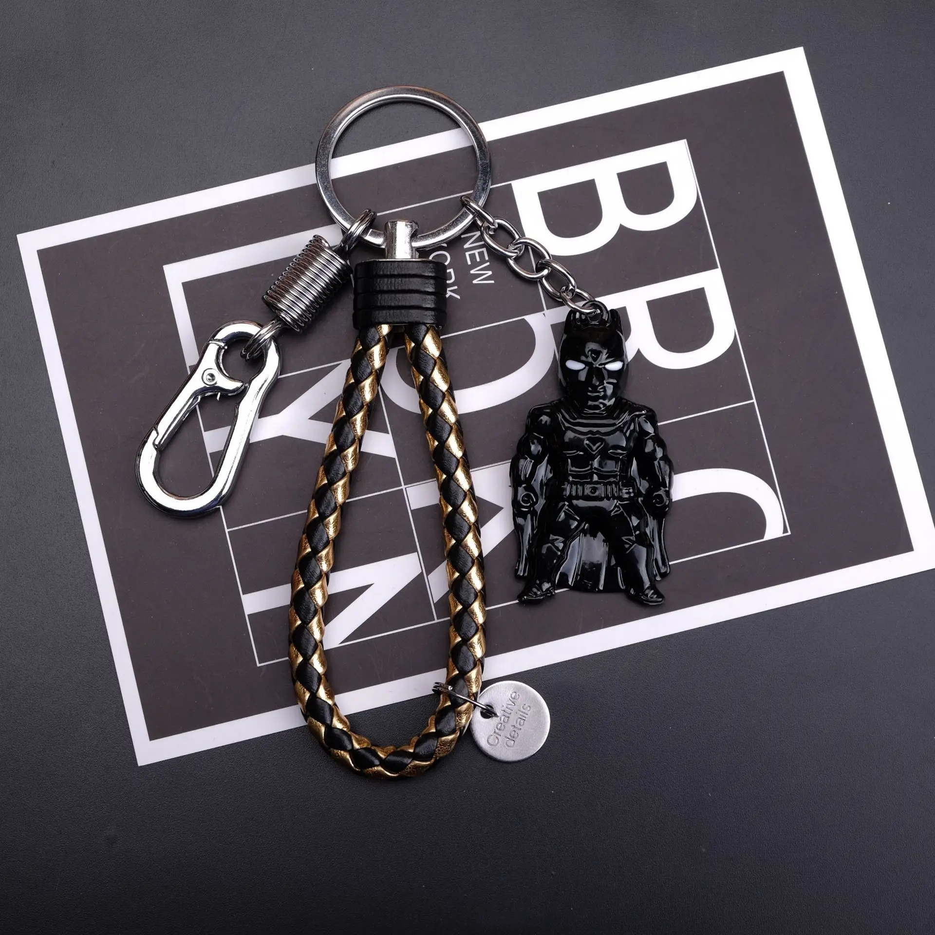 10 см Bandai Бэтмен Фигурка логотип брелок металлическая модель аксессуары Подвески