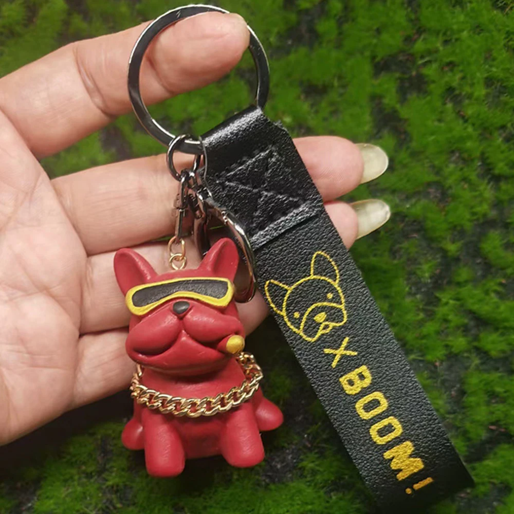 Фото Модный крутой брелок из смолы с бульдогом, украшение, стильные солнцезащитные очки, подарок для собаки, брелок из смолы для домашних животных, собак, роскошный персонализированный брелок №1