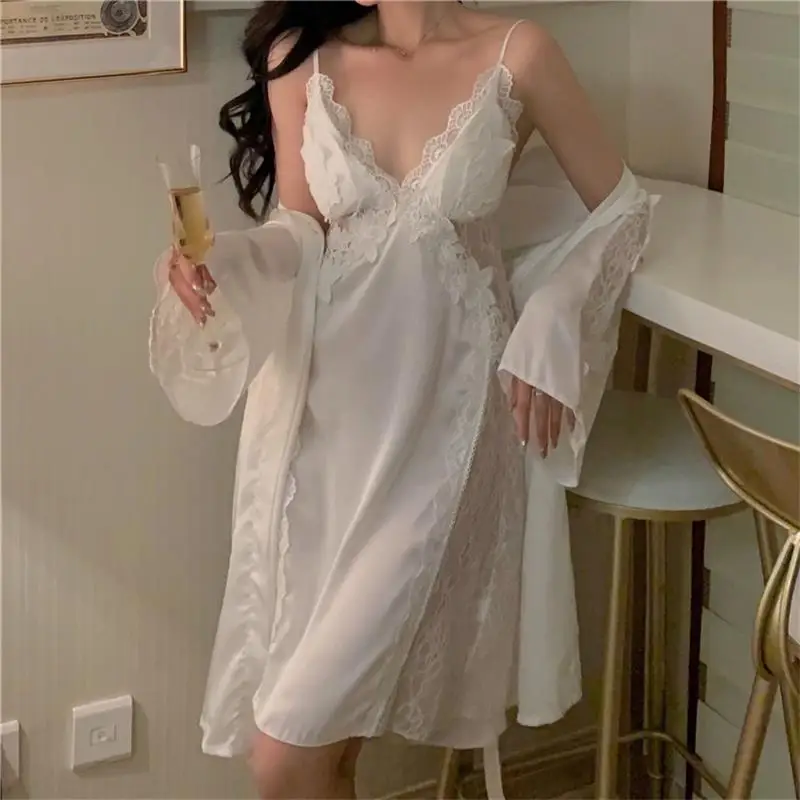 2022 new high-end sense two-piece pajamas ladies lace sexy long sleeve robe with chest pad ice silk two-piece set