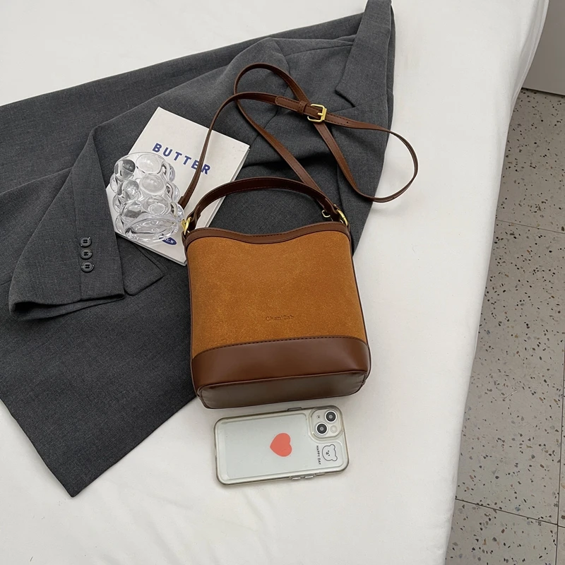 Однотонная женская сумка из искусственной кожи с резьбой