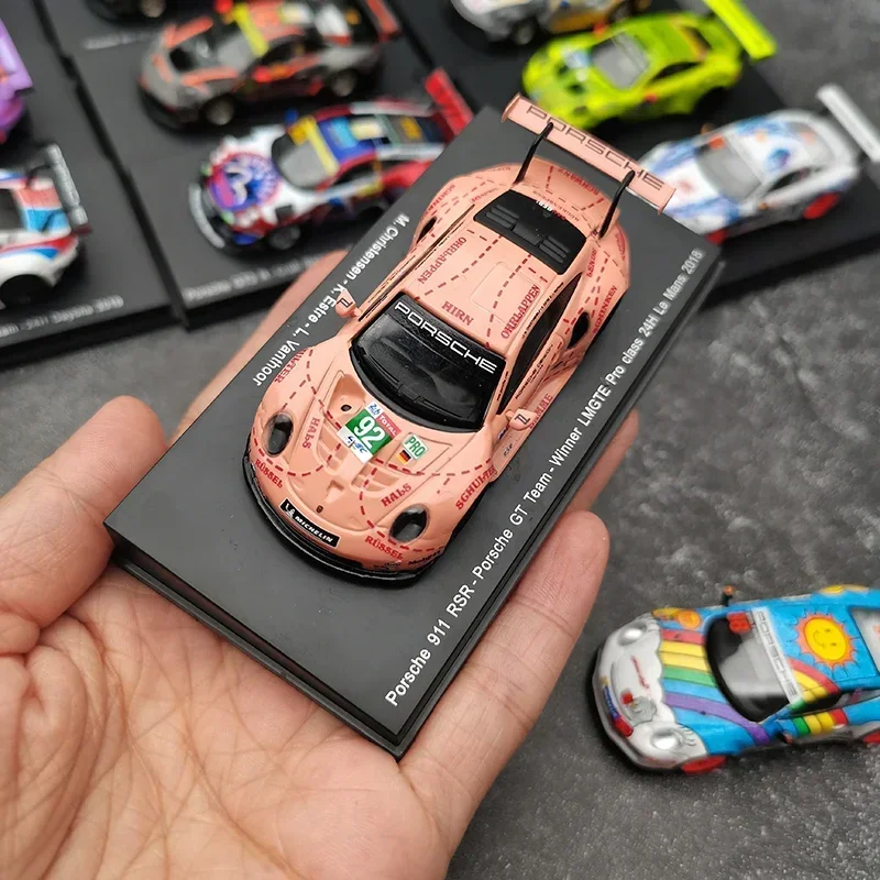 Модель автомобиля Porsche 911 GT3 R