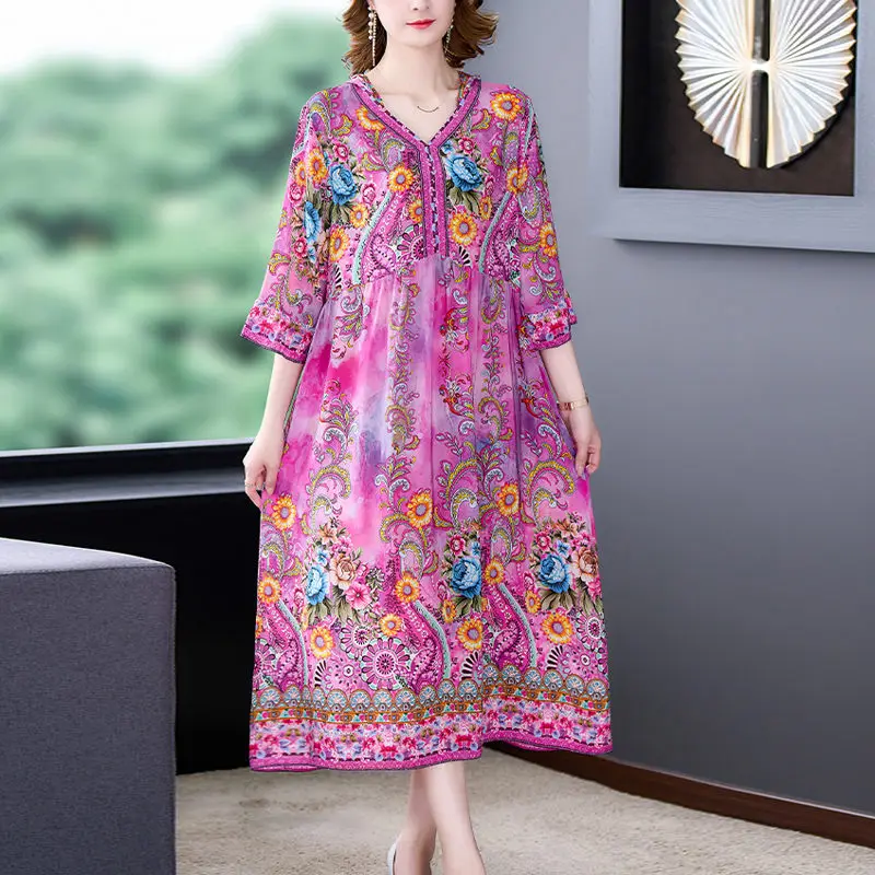 

Retro V-Neck Silk Dress Women's 2022 New Summer Boho Printed Fashionable Mother Vintage Floral Korean Hooded Dress H653