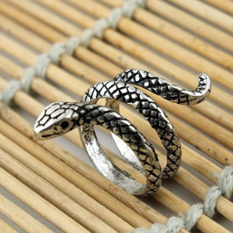 

Popular Unisex Open Adjustable Finger Ring with Domineering 3D Realistic Snake Texture Shape for Women Men Party Jewelry
