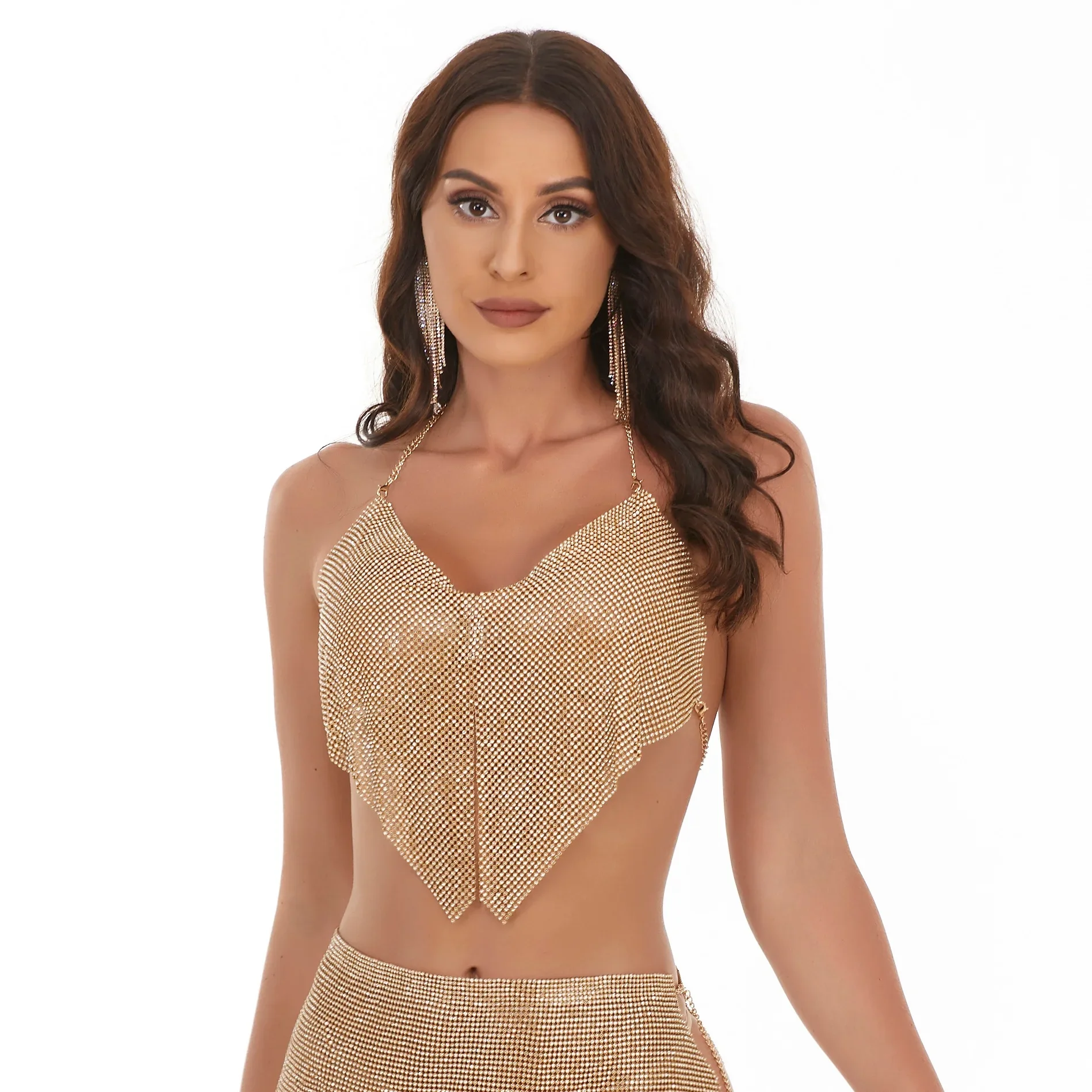 Женский топ без бретелек с открытой спиной и металлическими заклепками |