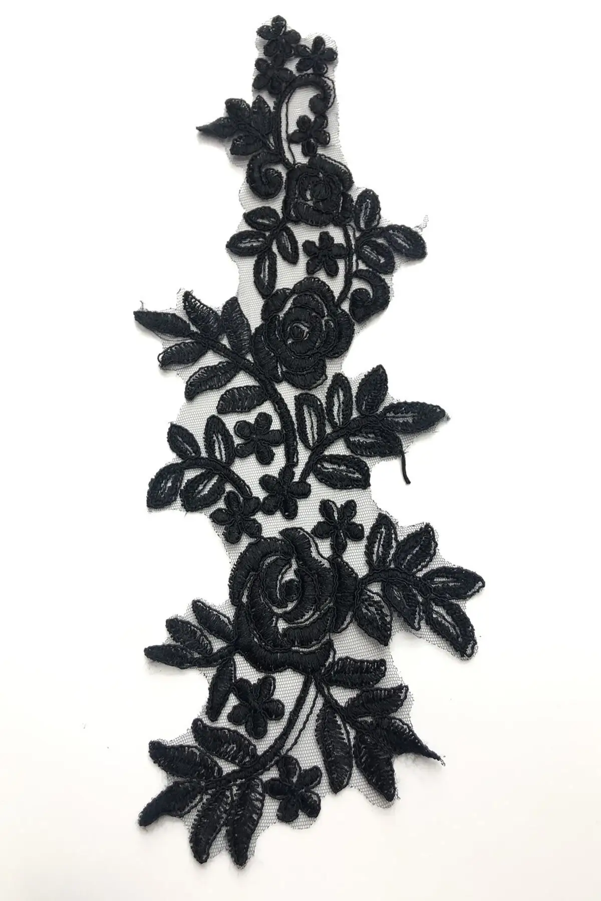 

Кружевная сетчатая аппликация с узором черной розы