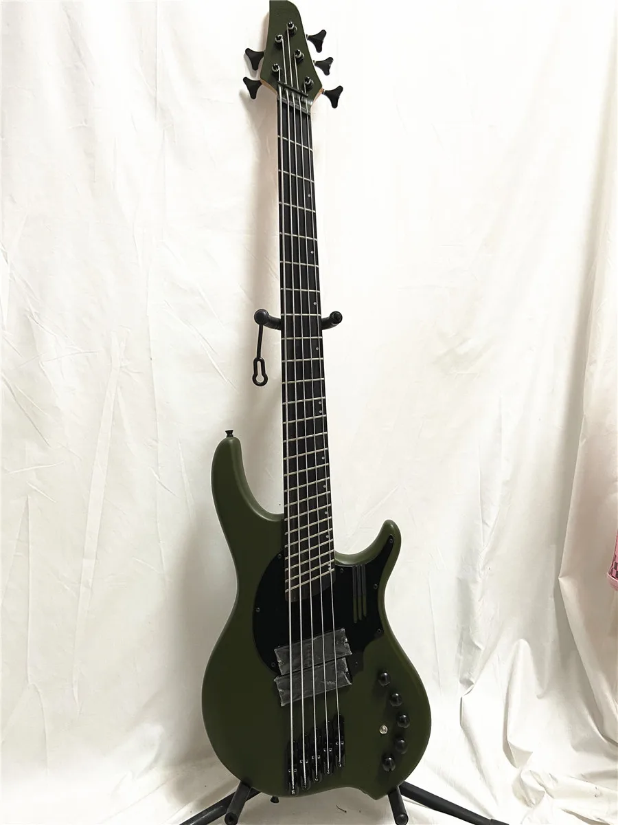 

Custom green matte 5 string electric bass fingerboard oblique closed active pickup black guard board