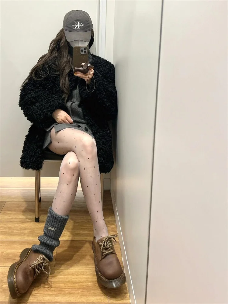 Черная верхняя одежда из овечьей шерсти с лацканами и подолом новинка зимы 2024