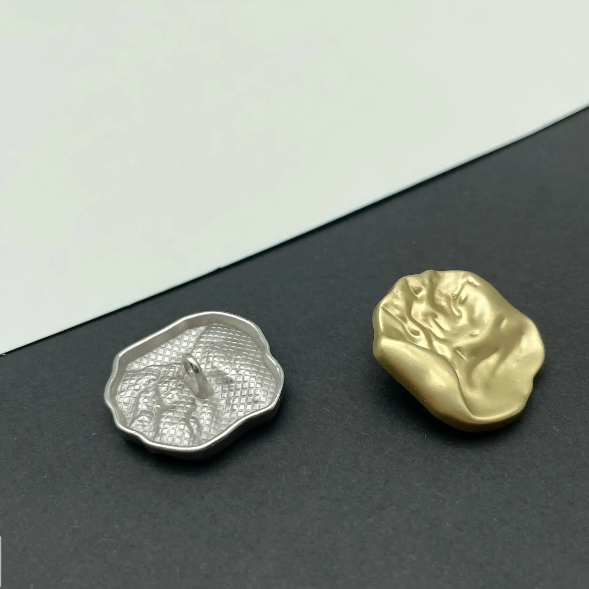 6 шт./партия двусторонние пуговицы из металла 35/25/18 мм