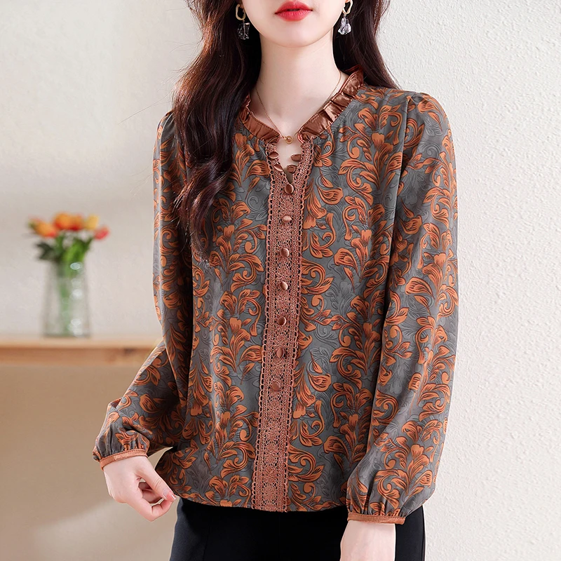 Женская блузка с оборками и воротником в стиле ретро