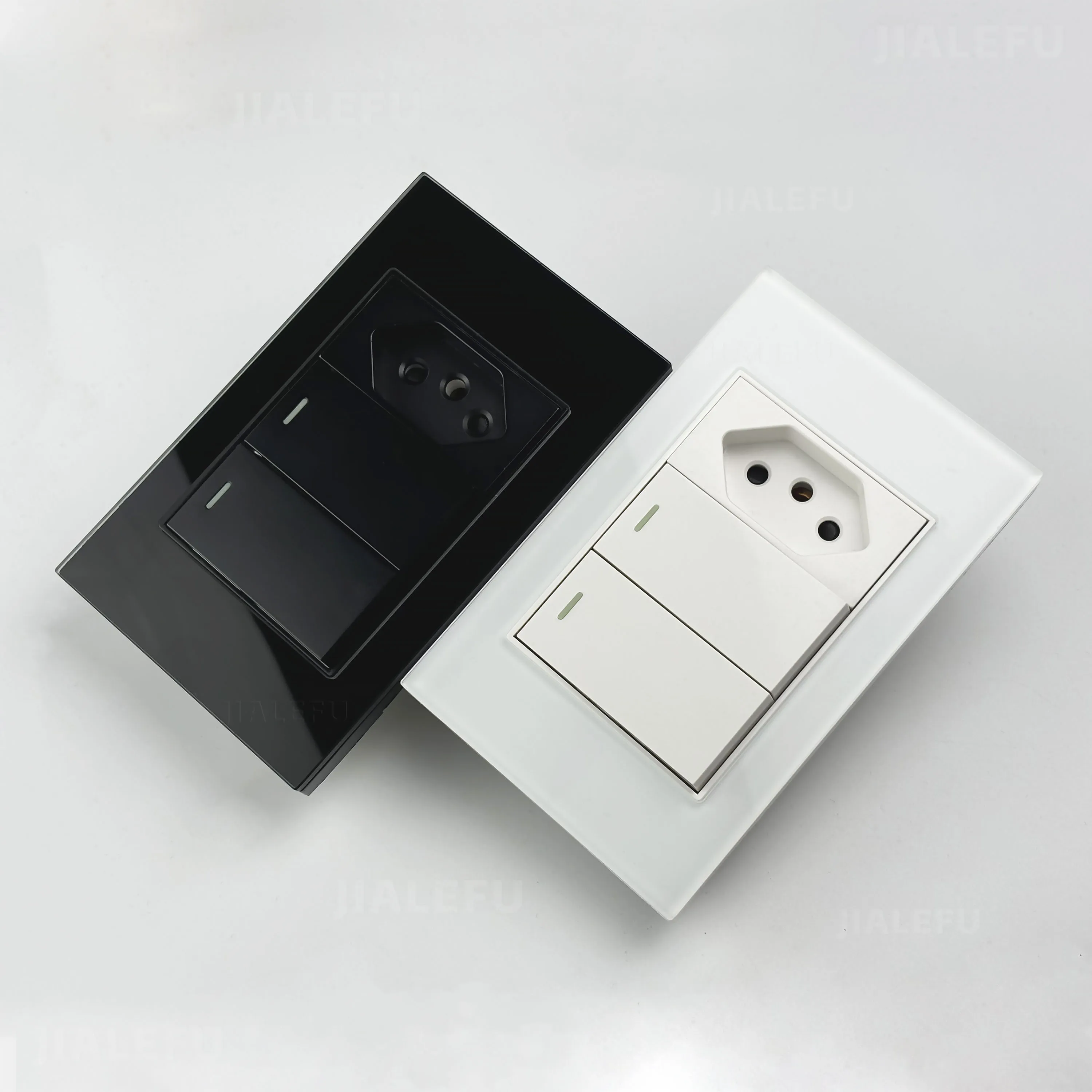 Настенная розетка из закаленного стекла 4 х2 10 А 20 белый зеркальный параллельный