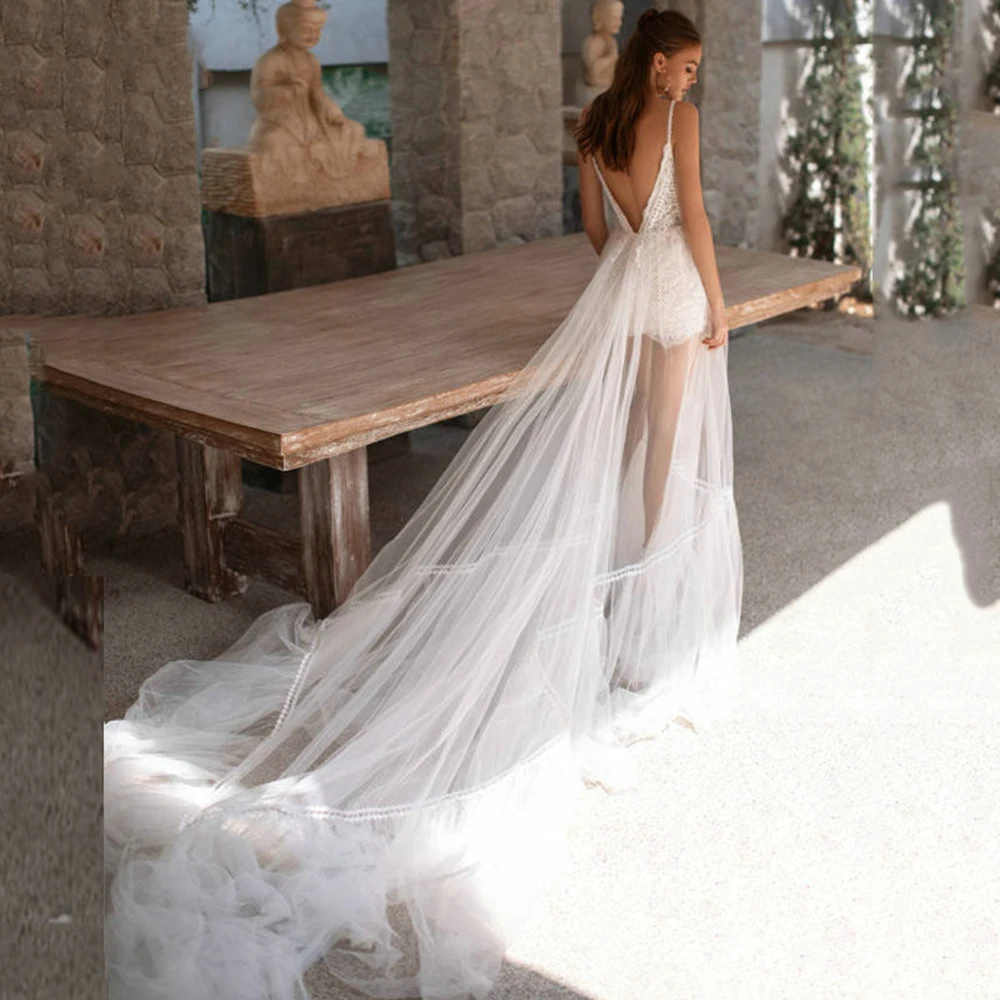 Рисунок 6 - Женское платье с открытой спиной