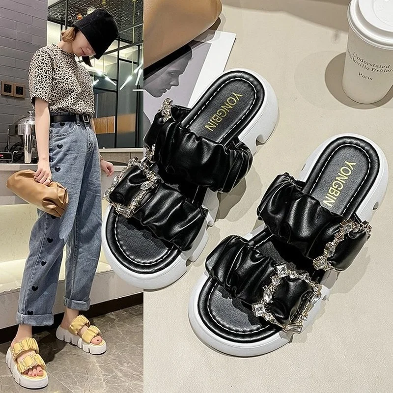

Women's Summer Slippers 2022 New Fashion Rhinestone Buckle Double Elasticated Single-strap Loose Cake Slippers for Women