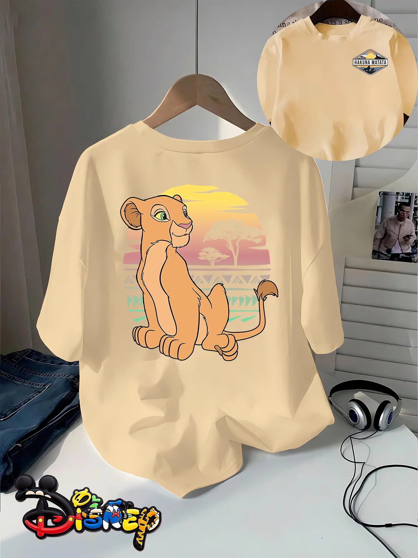 Фото Женская футболка с короткими рукавами и принтом Disney Lion King Cub, повседневная модная универсальная эластичная непрозрачная футболка, простой в уходе повседневный топ №4