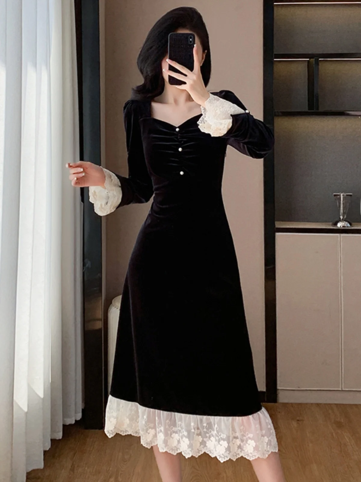 Французское платье Hepburn Sle черное золотое бархатное для женщин новинка 2024 осенняя