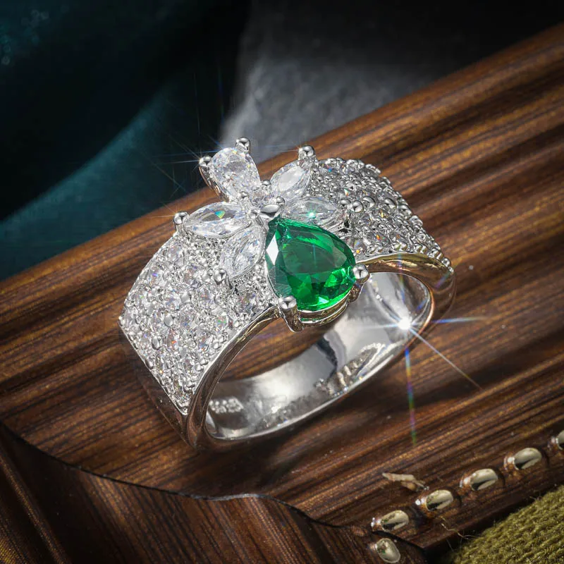 

Aesthetic Flower Green Pear CZ Rings Wedding Ceremony Party Rings for Women Modern Fashion Design Brilliant Jewelry 2022