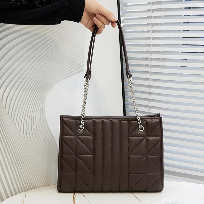 

Bag ladies 2021 new winter fashion network red single shoulder crossbody bag 100 chain Tote bag large capacity women's bag