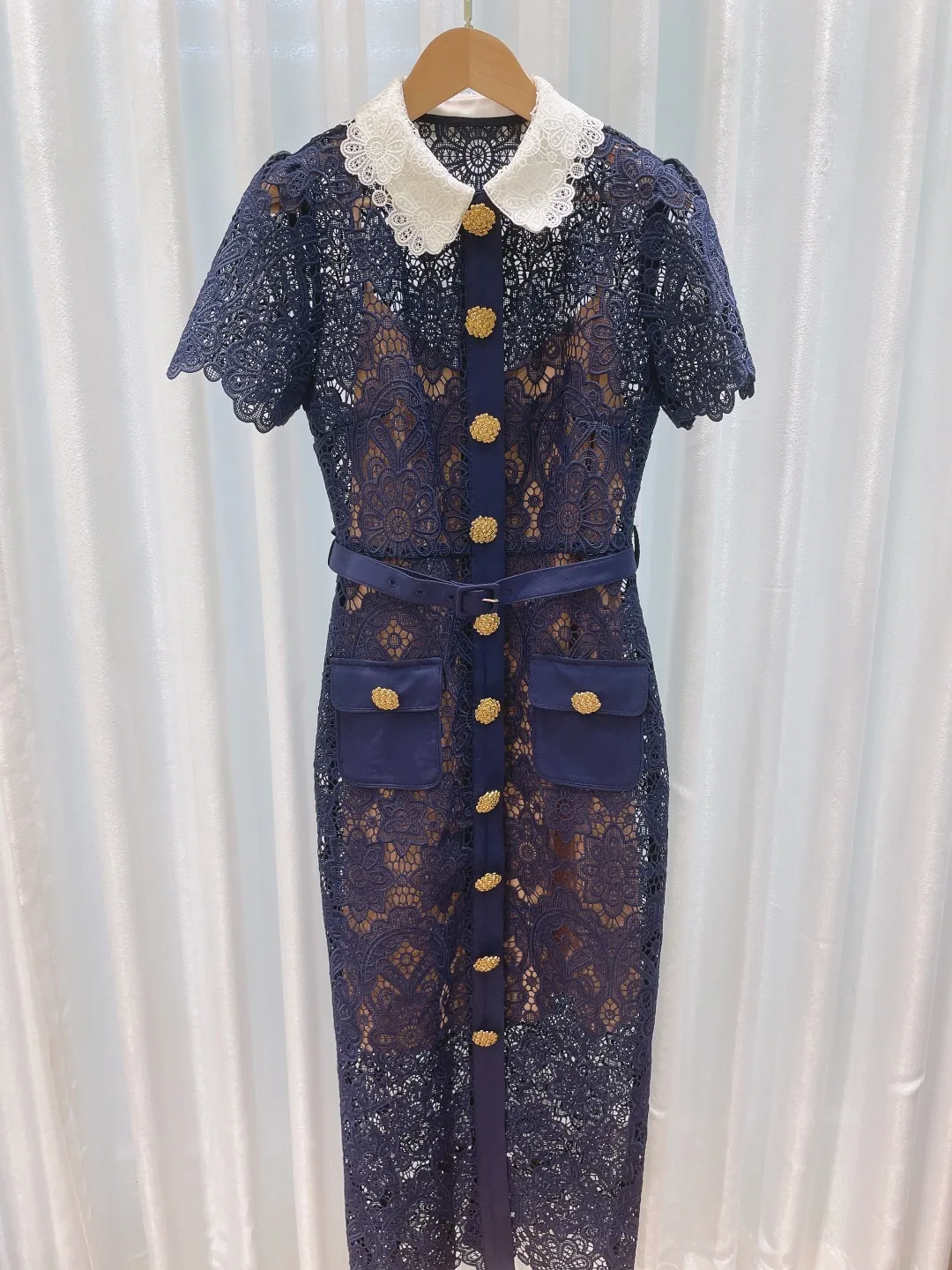 

2022 new women fashion short sleeve lapel belt floral water soluble lace long dress 0628