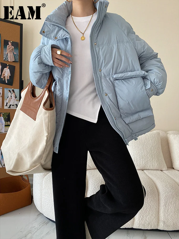 

[EAM] Loose Fit Black Pocket Warm Big Size Down Jacket New Long Sleeve Warm Women Parkas Fashion Tide Autumn Winter 2023 1DF3997