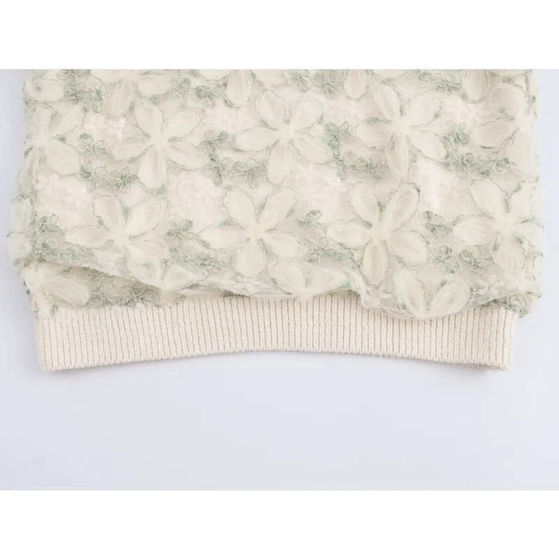 Футболка женская летняя с цветочной вышивкой круглым вырезом и коротким рукавом