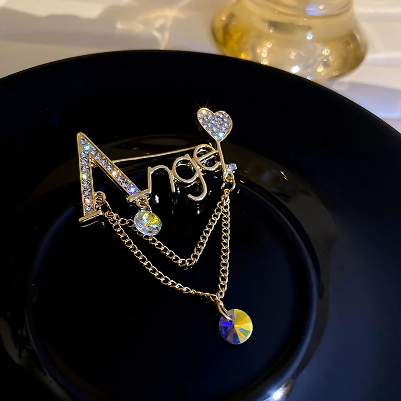 

Trendy Creative Angle Queen Rhinestone Brooches For Women Letter Designer Series Brooch Pins Party Wedding Jewelry Gifts