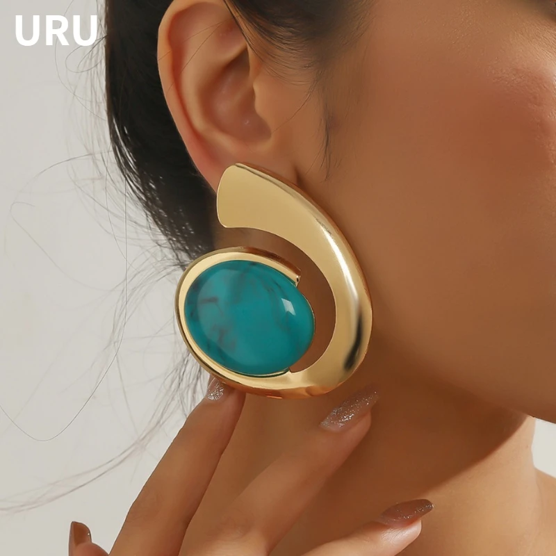 Женские темпераментные серьги с камнями