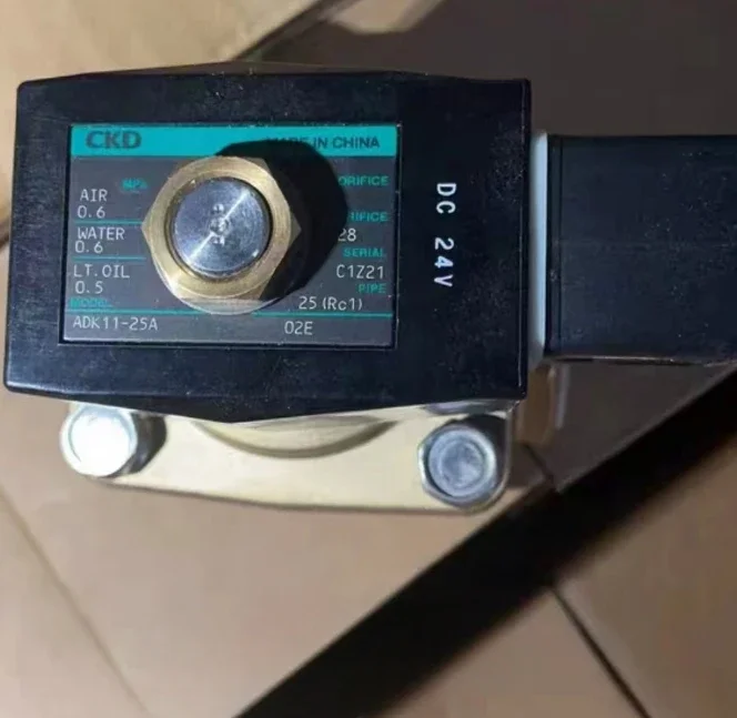 Для CKD ADK11-25A-02E-DC24V электромагнитный клапан ADK11-25A-02E 1 шт.