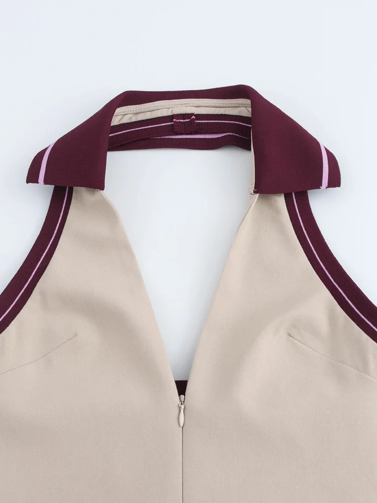 Женское мини-платье в полоску с открытой спиной и лямкой на шее