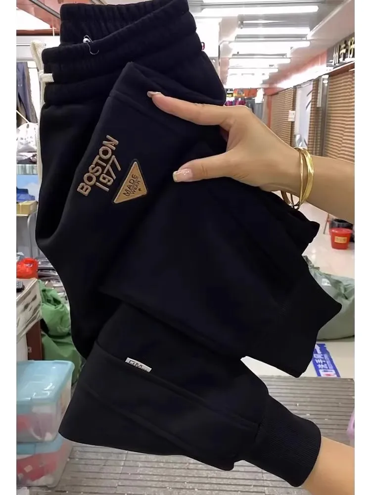 Брюки больших размеров с бархатом. Женские осенние и зимние брюки размеров.