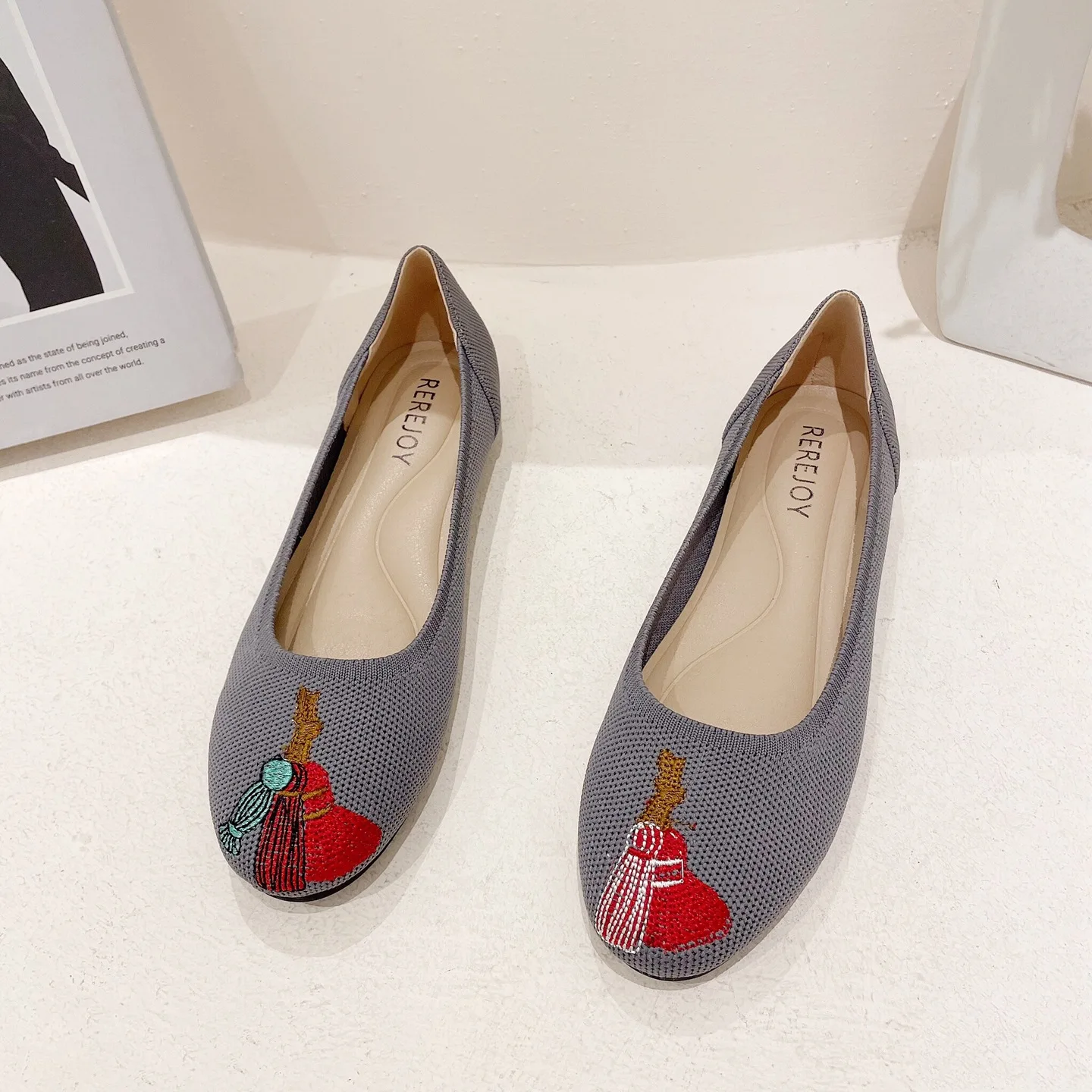 

2023 вышитые женские вязаные туфли на плоской подошве с круглым носком, однотонные туфли для весны и осени, удобные и на плоской подошве с искусственными 43