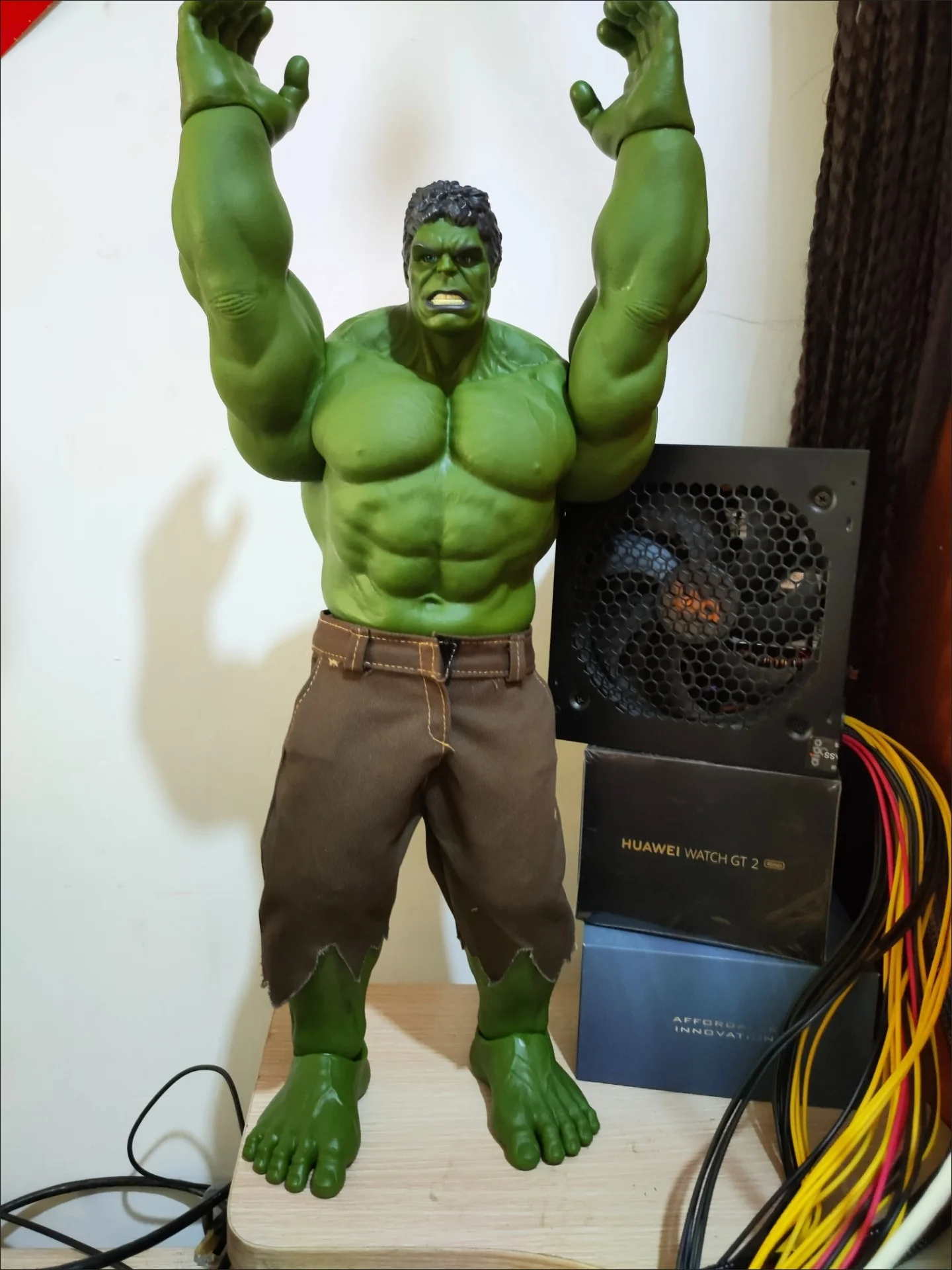 Фото Фигурка Marvel Hulk, 42 см, большая модель персонажа аниме, настольное украшение, коллекционная игрушка для мальчиков, подарок на день рождения №1