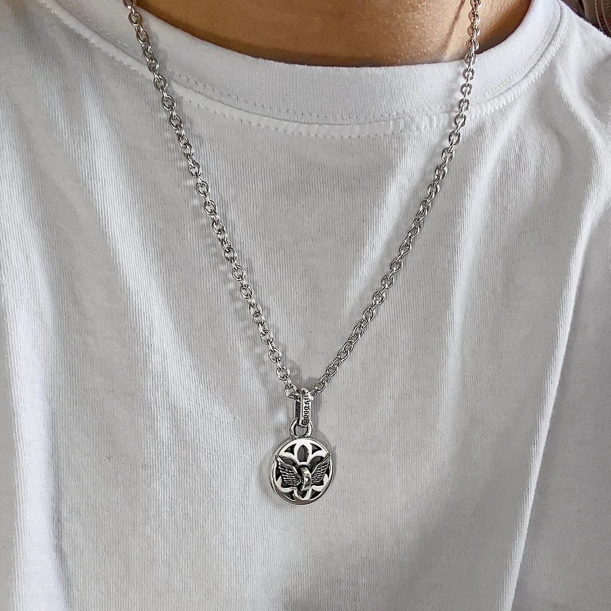 

Angel wings rotatable Pendant Necklace