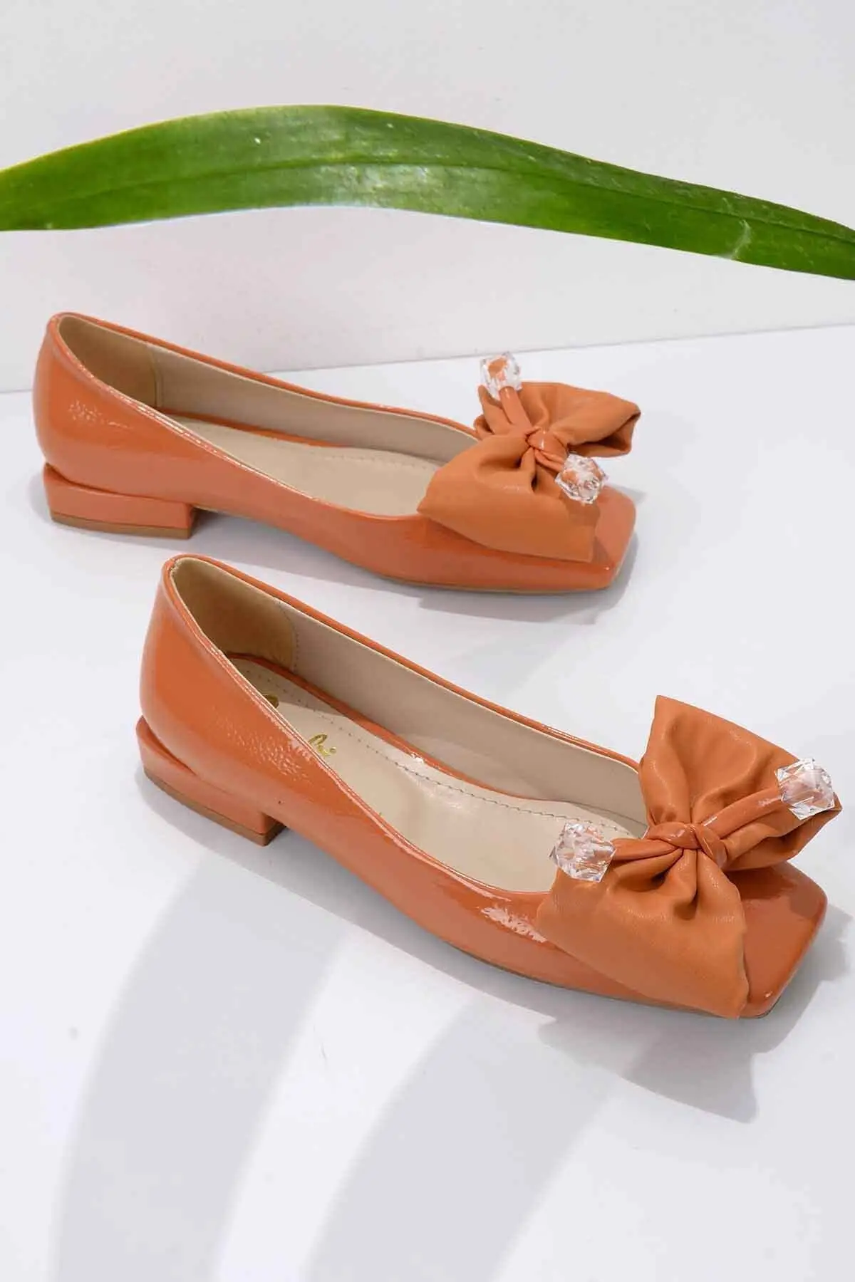 Черный лакированный кожаный женский бабби из Турции качественный модный