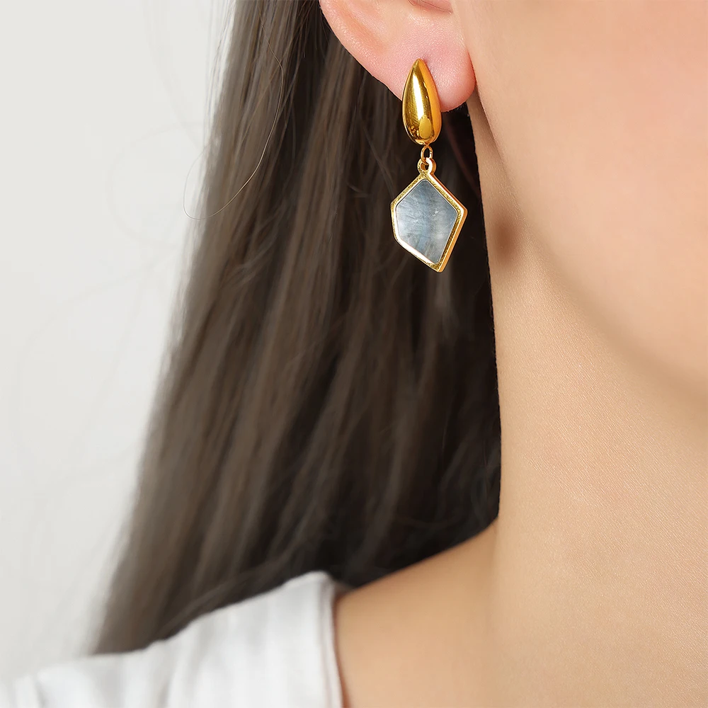 Женские серьги-подвески с натуральным камнем