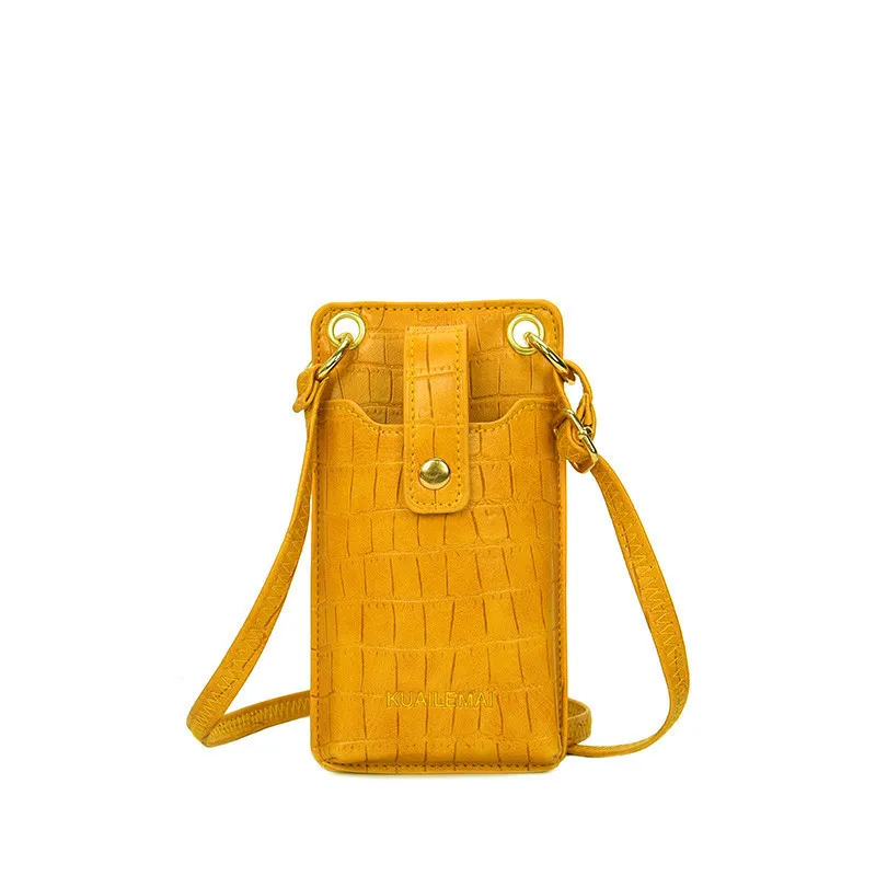 

Женская сумка-мессенджер с текстурой под кожу крокодила