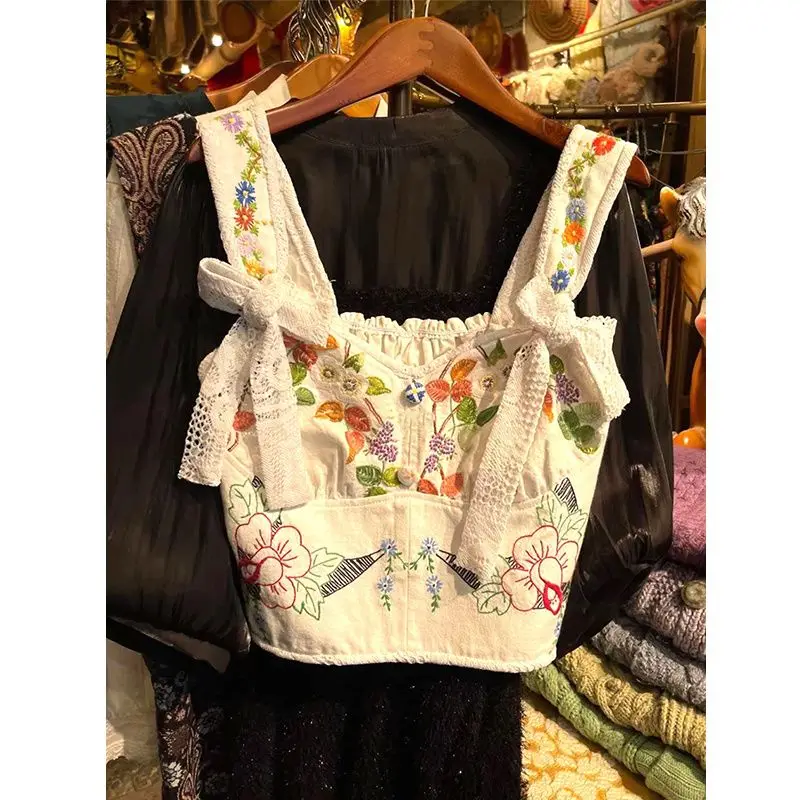 

Korobov French Vintage Sweet Embroidery Sling Bowknot Fold Design Vest Female Age Reduction Crop Top Y2k Fashion Ropa De Mujer