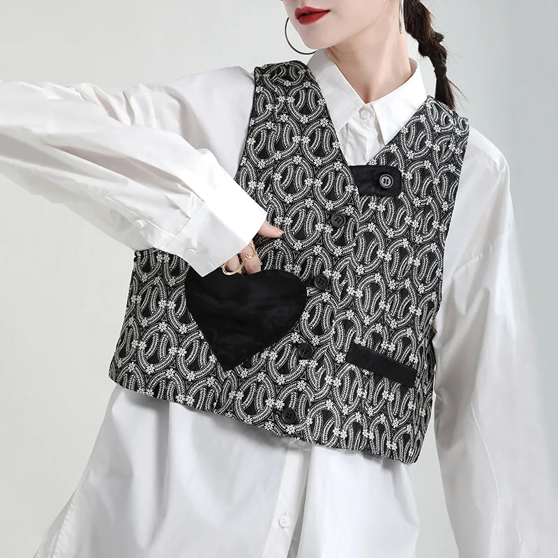 2023Spring clothes new fashion temperament designer model retro love small vest vest sleeveless suit vest female