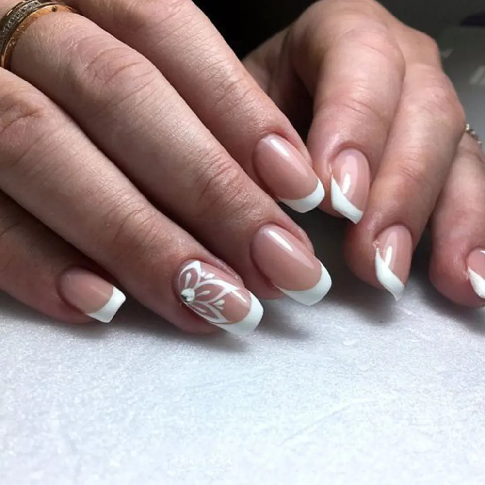 

24 шт. красивые белые короткие французские накладные ногти полное покрытие европейские накладные Типсы для маникюра искусственные ногти с ц...