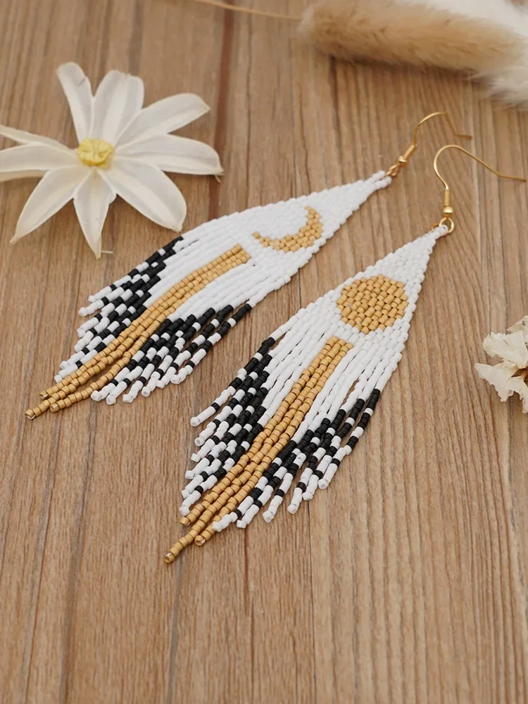 Серьги из бисера ручной работы 2025 с кисточкой симметрией дизайн Солнца и Луны