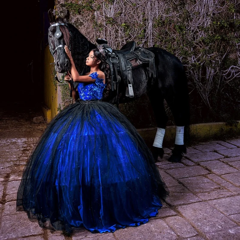 Фото Блестящее королевское синее платье Quinceanera, кружевное блестящее цветочное платье с кристаллами и длинным хвостом, платья de 15, Quinceanera ﻿ Индивидуальный №2