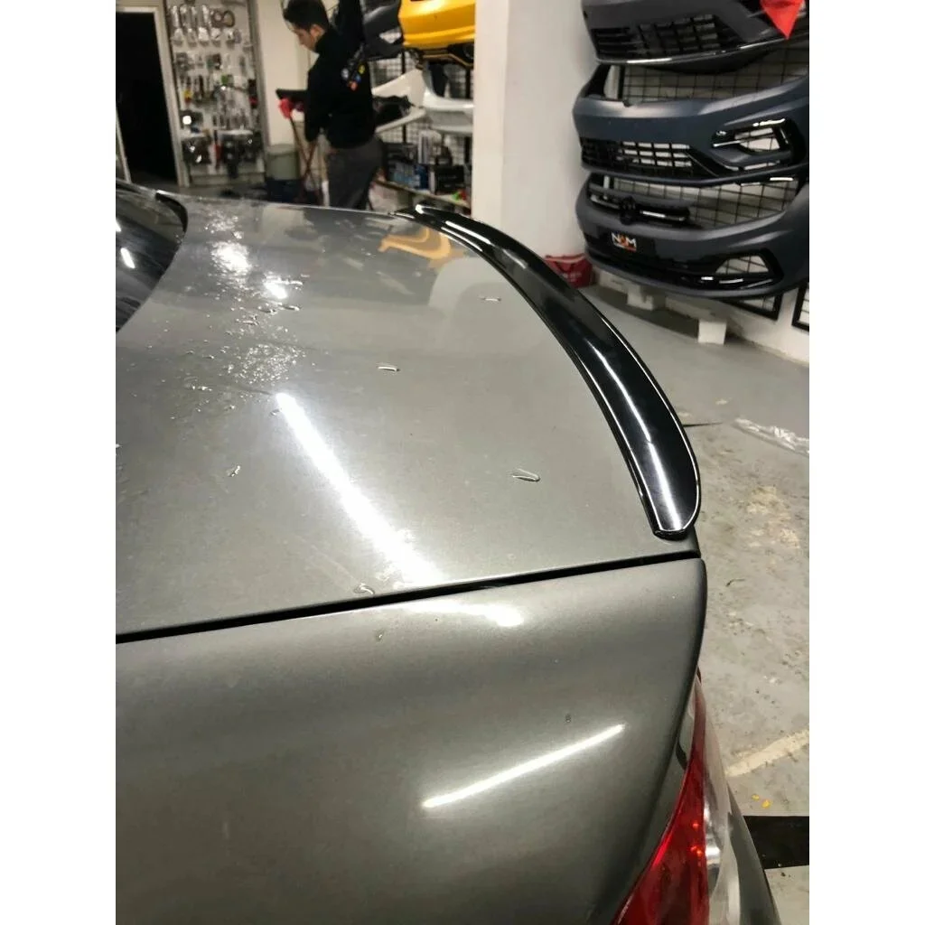 Спойлер заднего багажника для Volkswagen Passat B6 2005-2011 глянцевый черный