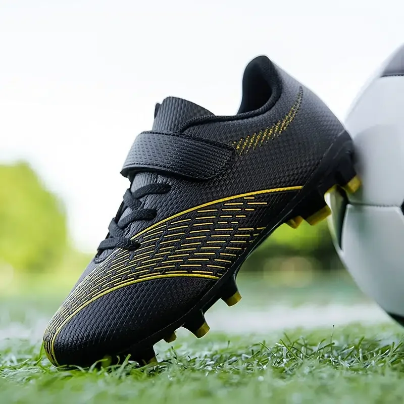 New Kids Breathable Anti-slip Cleat With Striped Print Lightweight Durable Sneakers For Outdoor Running Training