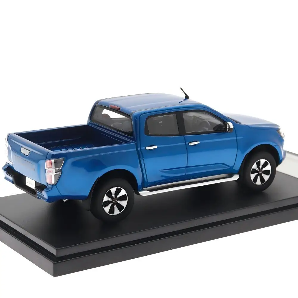 Фото Масштабная модель автомобиля 1/43 из смолы: ISUZU D-MAX DL40 (2021) — классический статичный пикап, настольное украшение, премиальный коллекционный сувенир, подарок для любителей хобби №3