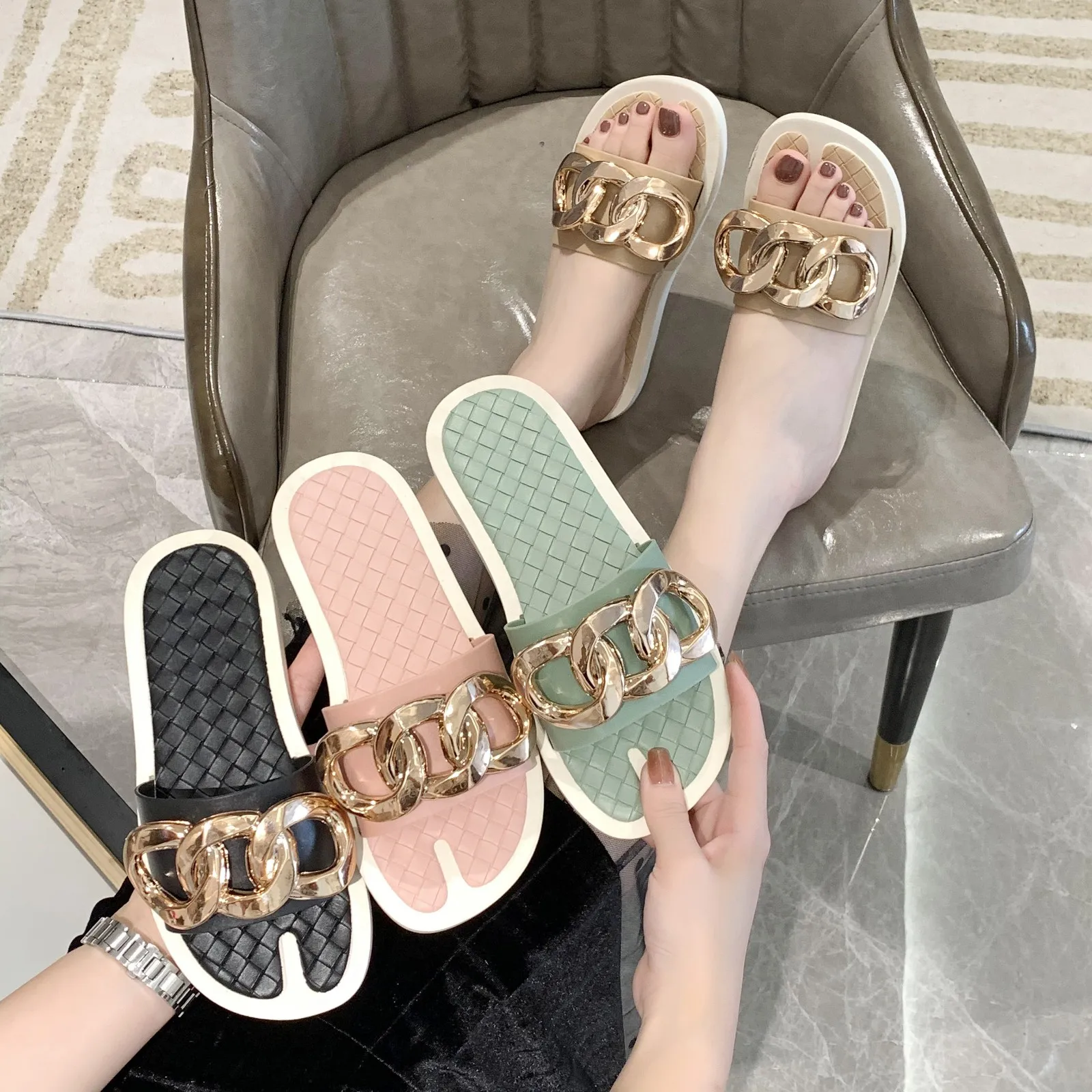 

Metal Buckle Flat Slippers Fashion Shoes Open Toe Summer Slipper Women Crystal Solid Color Outdoor Slides Women Shoes Plus Size