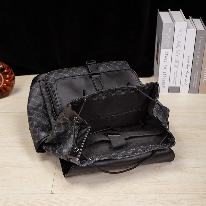 Рисунок 5 - Модный вместительный мужской рюкзак