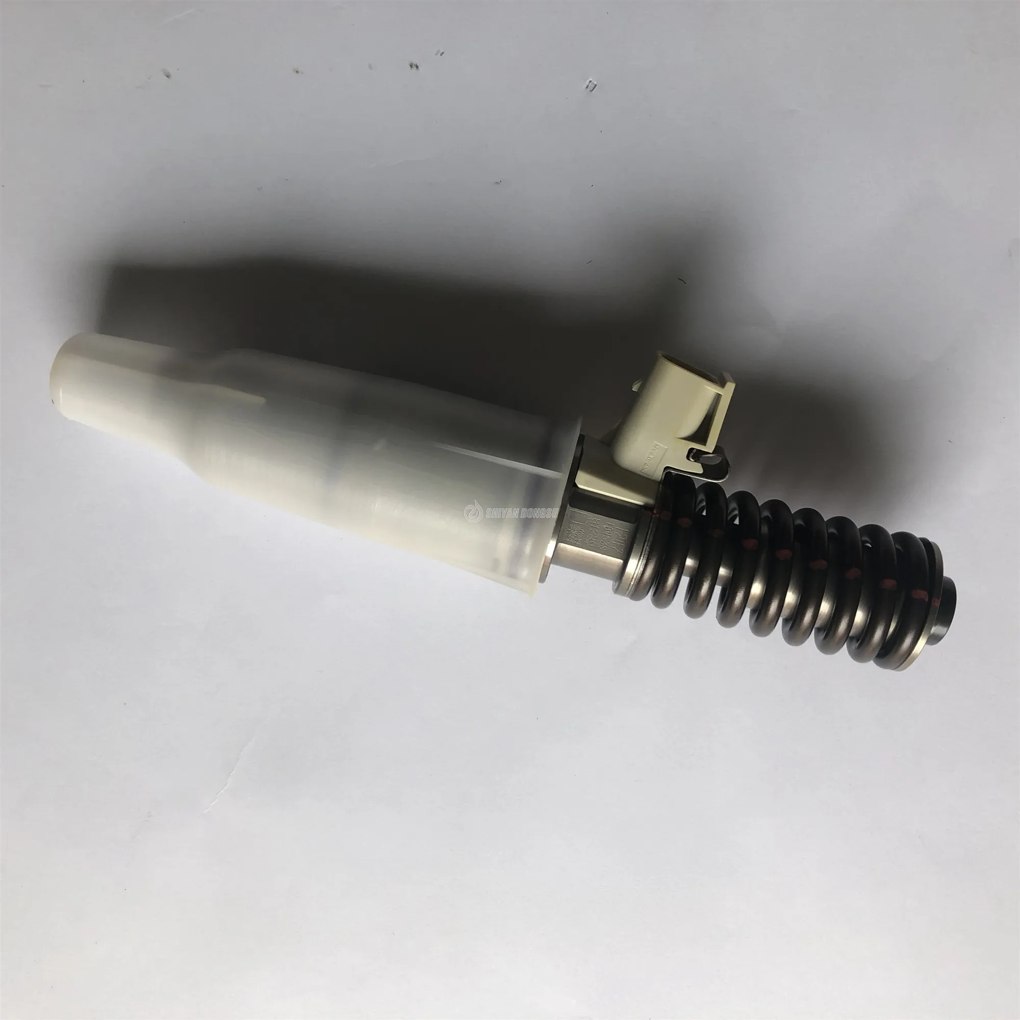 

High performance auto engine D13 fuel injector 21244717