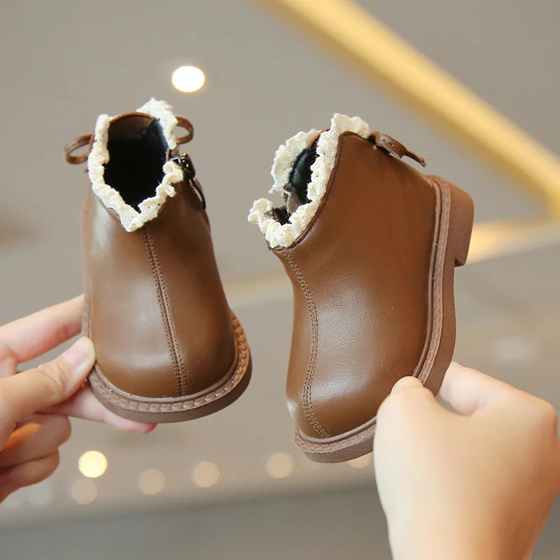 Ботильоны для девочек со шнуровкой и оборками