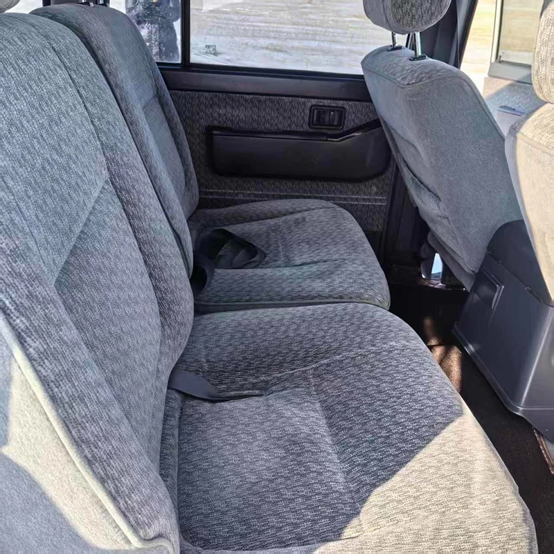 Фото Чехлы на сиденья Nissan Patrol Y60 с флисовой подкладкой, точная копия оригинальных заводских чехлов, замена чехлов для сидений Nissan Safari. №2