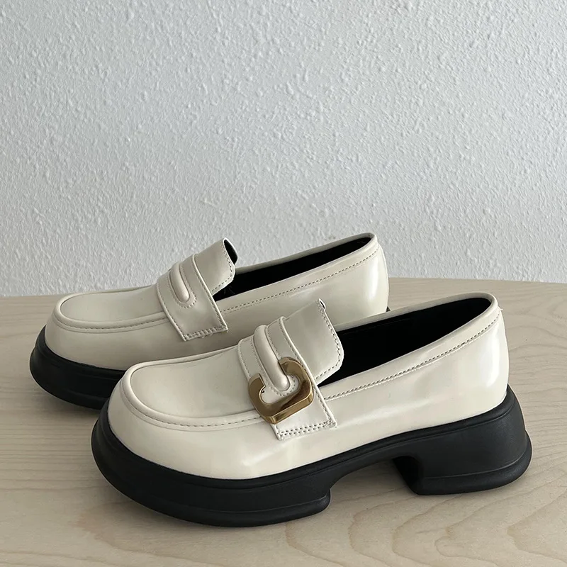 

Женские туфли дерби в британском стиле, черные Сабо на плоской платформе, универсальные кожаные, без застежки, в стиле преппи, осень